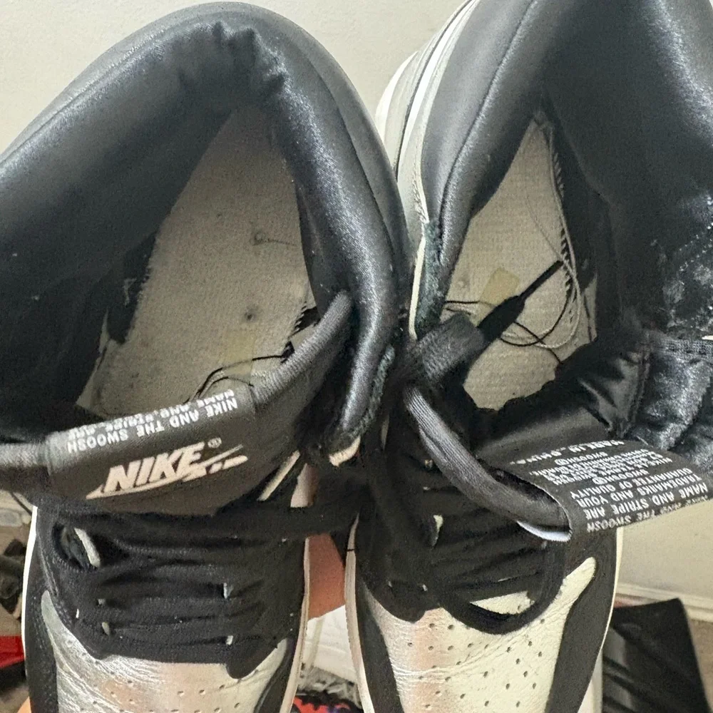 Nike Men's Black and Silver Sneakers - Picture 5 of 9